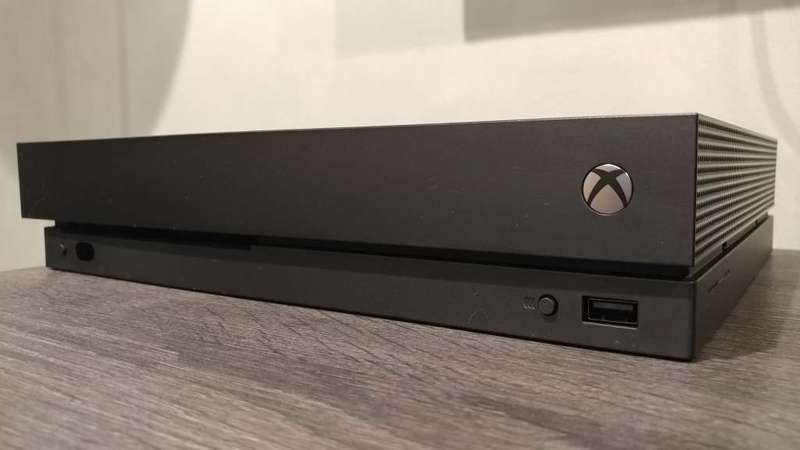 XBOX One X - 2TB