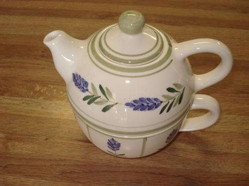 REDUCED R20 ----Teapot for ONE - pretty lavender patterned Teapot!