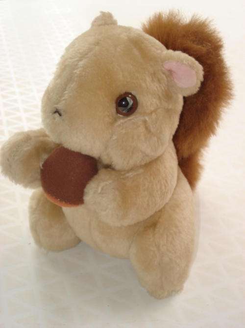 Squirrel soft toy (18cm length)