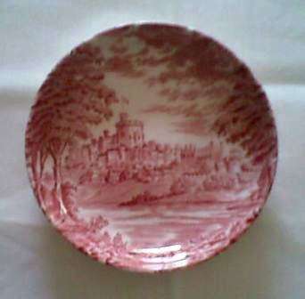 Pink and White Pin Plate 10cm Across