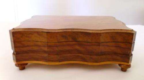 Beautifully made Musical box tune Valentia