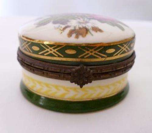 Collectors Porcelain Hinged Lid Pill Box