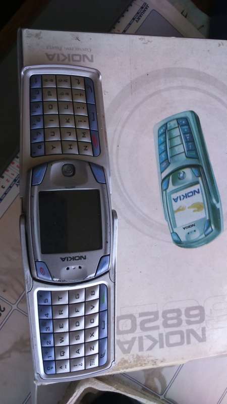 Nokia 6820