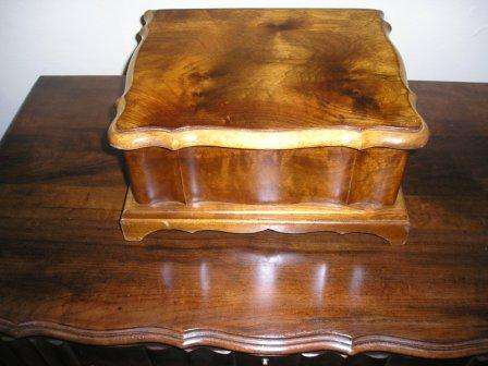Small camphor kist
