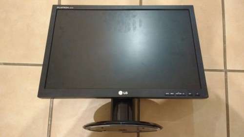 LG Flatron L22WS 22" LCD Monitor (FAULTY)