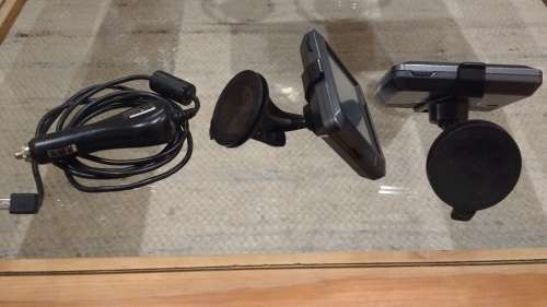 2x Garmin Nuvi 205 + 1x Charger