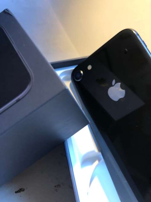 iPhone 8 64GB