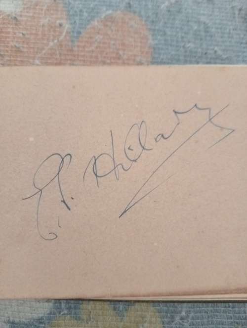 Sir Edmund Hilary, 1st to conquer Everest, original autograph
