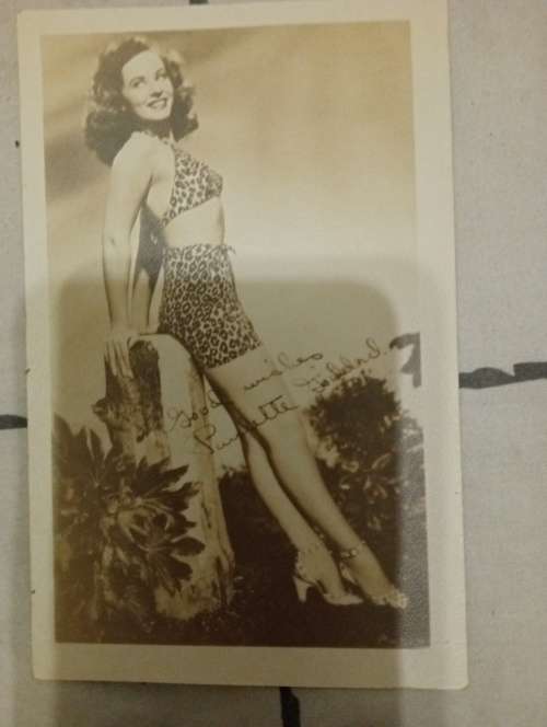 Paulette Goddard original autograph photo postcard