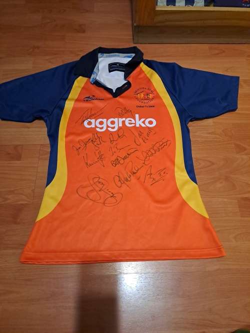 Tsunami 7s rugby jersey,Dubai 7s ,2009 ,13 signatures