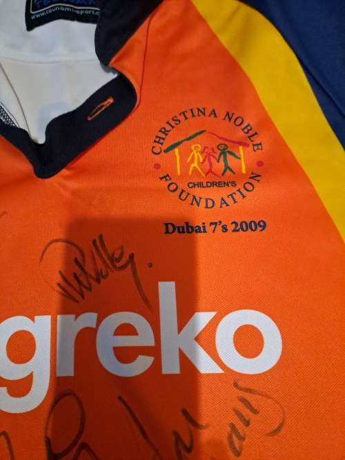 Tsunami 7s rugby jersey,Dubai 7s ,2009 ,13 signatures
