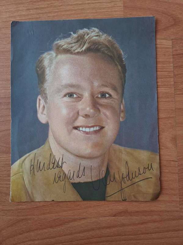 Van Johnson American actor original autograph