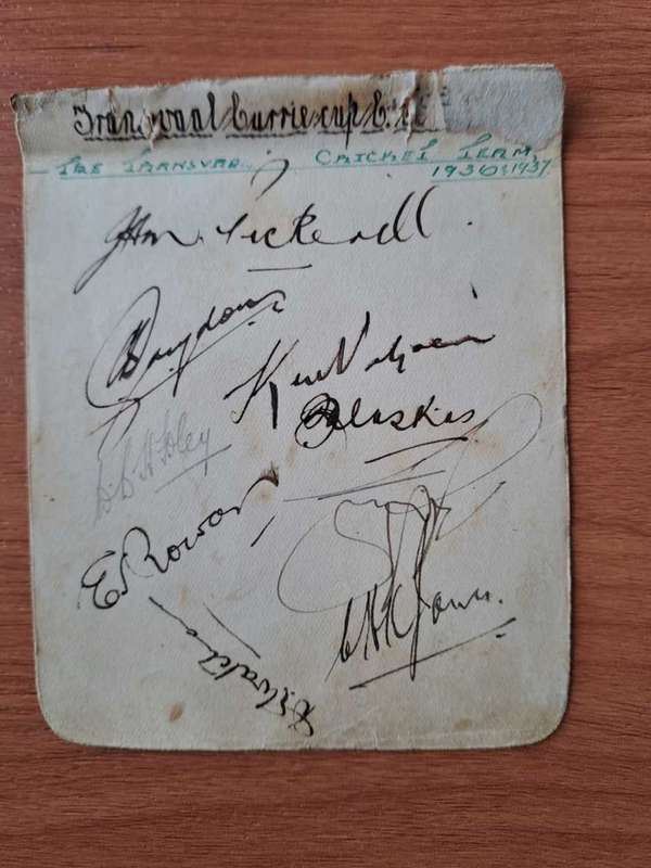 Transvaal cricket 11, autographs 9 in all with 3 Springboks