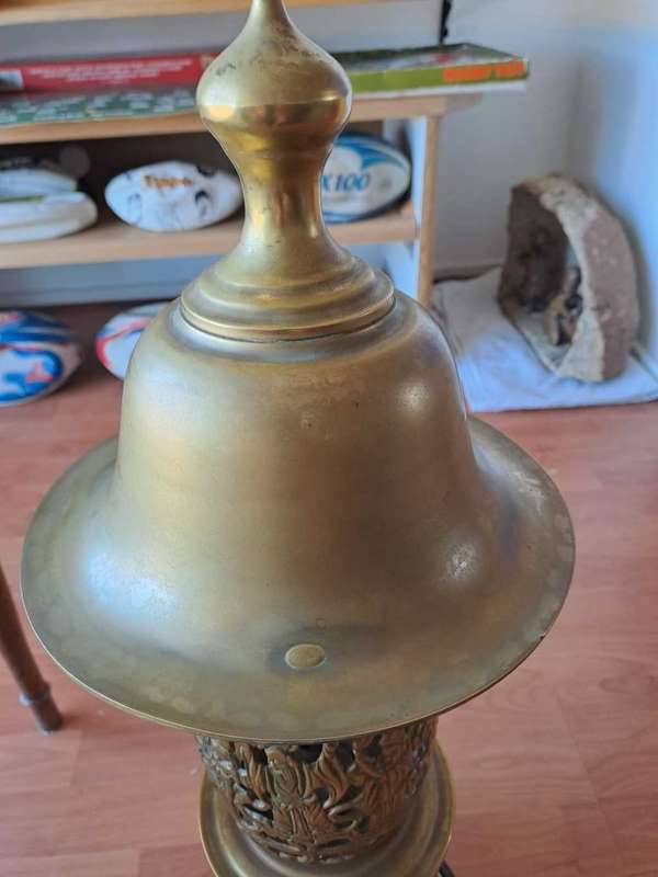 Large Oriental Brass Lamp with loose dome lid
