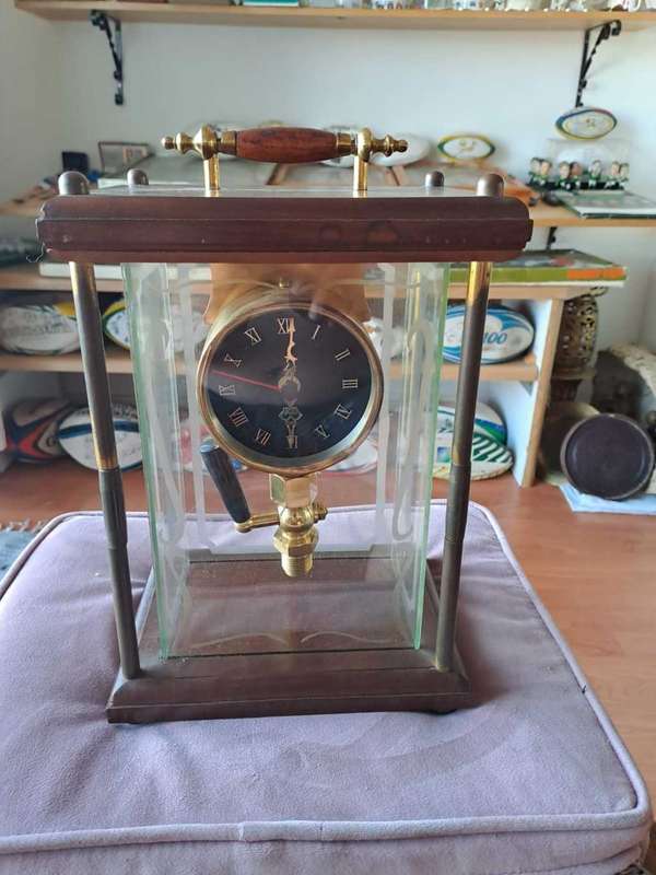 Beautiful gauge brass/copper clock
