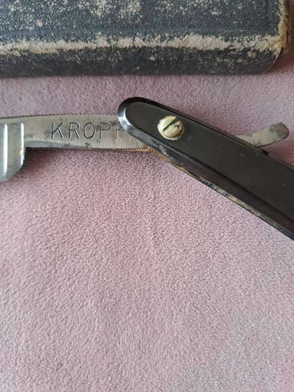 Kropp Antique cut-throat Razor with box