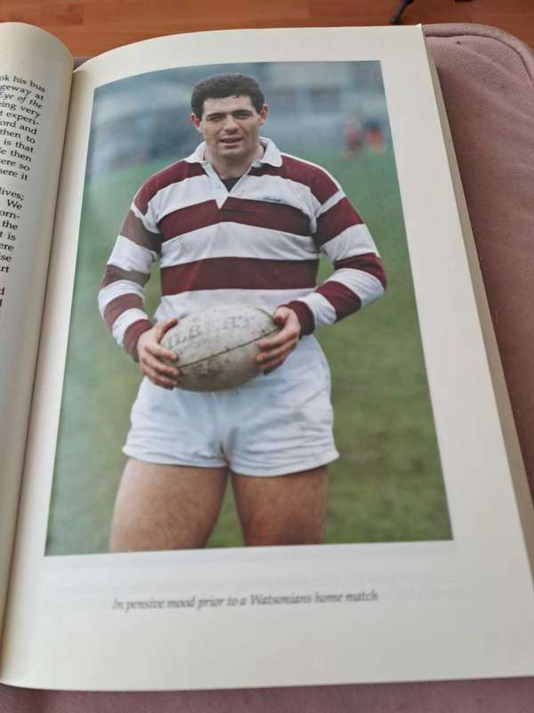 Gavin Hasting, Scotland fullback autobiography, signed, 224 pages