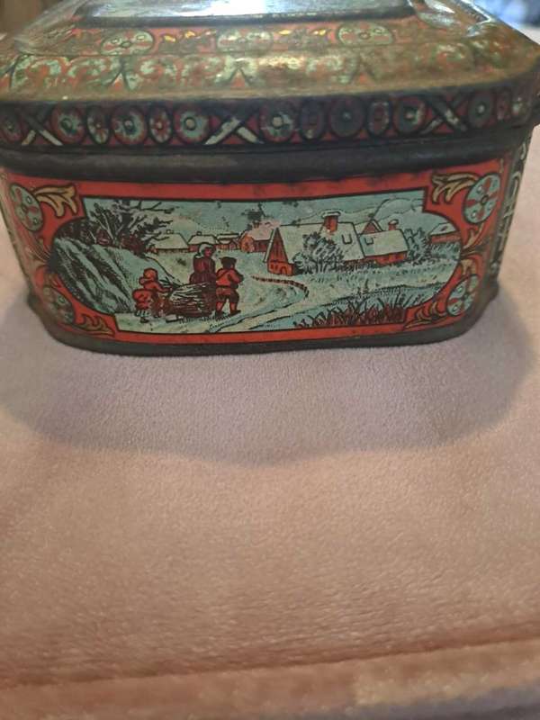 Huntley and Palmers Manufacturers, biscuit tin 1888, Reading and London