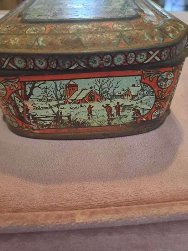 Huntley and Palmers Manufacturers, biscuit tin 1888, Reading and London