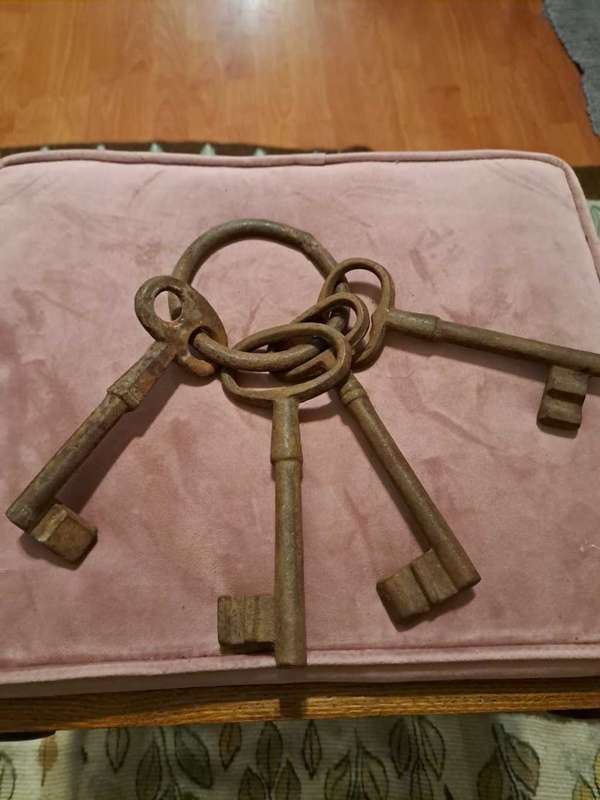 Antique, 4 x Jail Keys on Iron Ring, 18th or early 19th century