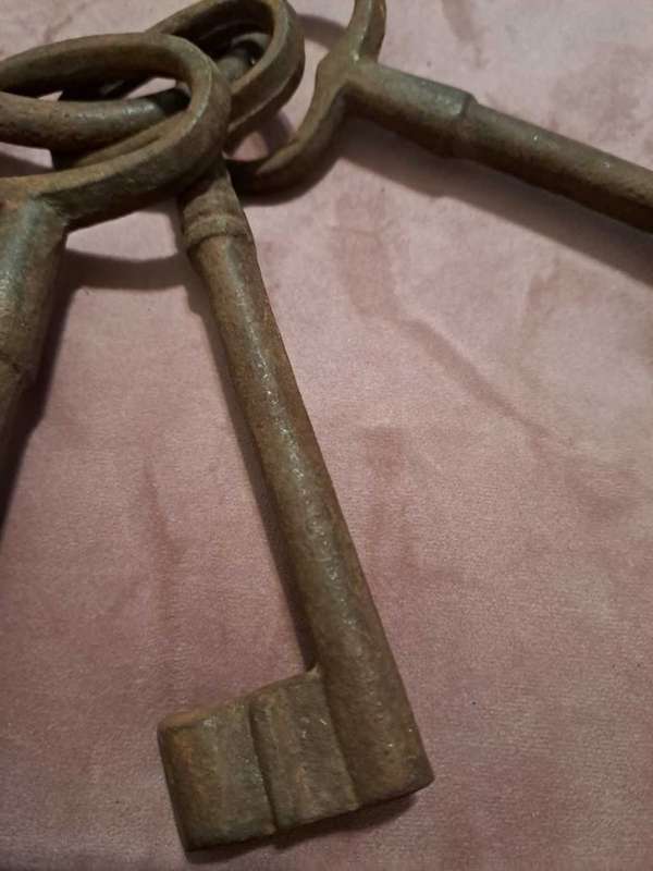 Antique, 4 x Jail Keys on Iron Ring, 18th or early 19th century