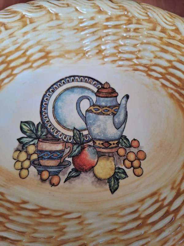 Stovit Italian hand painted fruit bowl 15 inches wide