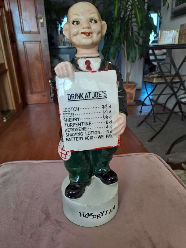 Drink at Joe`s ceramic man (no music box)