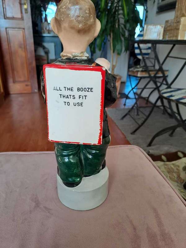Drink at Joe`s ceramic man (no music box)