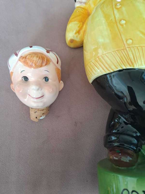 Ceramic Golfer Figure Decanter (no music box)