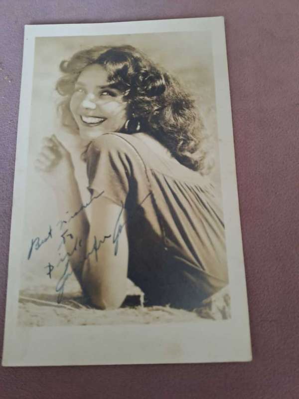 Jennifer Jones, Hollywood actress original signature