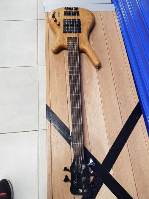 WARWICK CORVETTE****BASS** GUITAR***5 STINGS ***