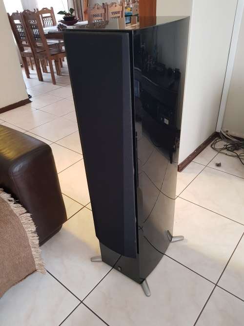 Yamaha Speaker Set (2x NS-777, 4 x NS-333, 1x NS-C444, 1x YST-SW515)