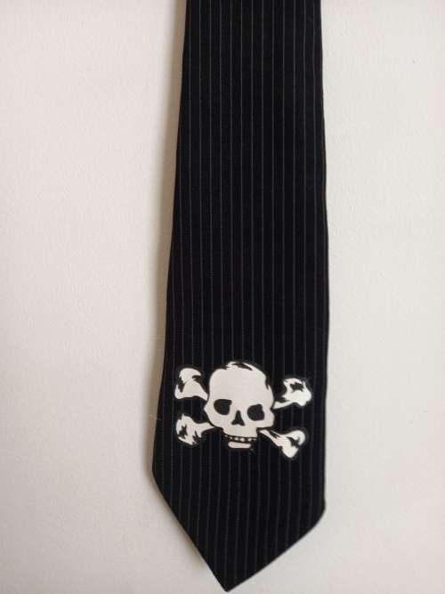 Black Skull Tie