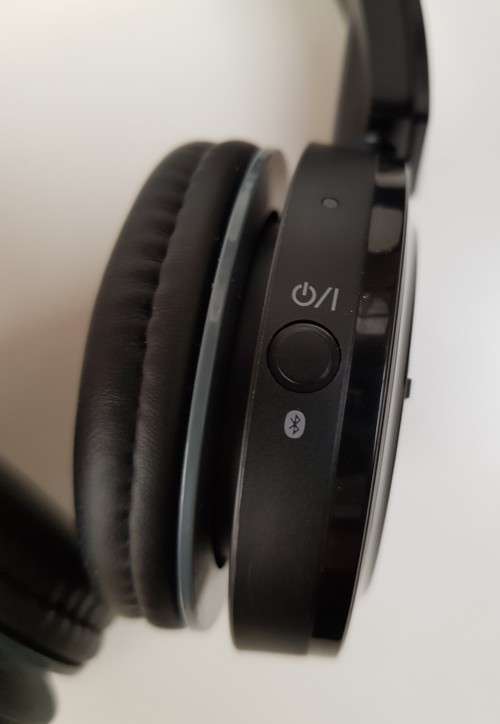 BRAND NEW!!! Panasonic Wireless Bluetooth Stereo Headphones with Mic/Controller RP-BTD5
