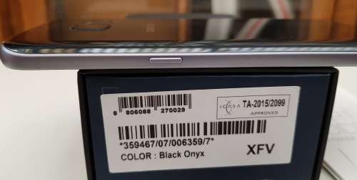 LIKE NEW! Samsung Galaxy S7 smartphone - Black Onyx