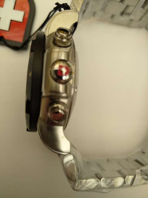 RARE! CX Swiss Military SEEWOLF l dive watch, Certified 1,000m depth Retail US$1,250 (+- R18,000)