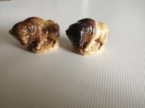 2 Wade Whimsies - Bison - 1970s