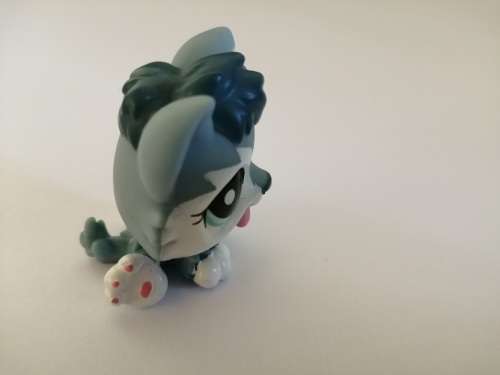 Littlest Pet Shop Husky Puppy (Retired) Collectors Toy