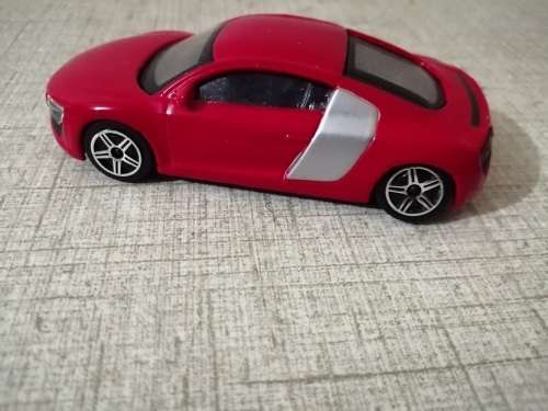 Bburago Audi R8 scale 1/43