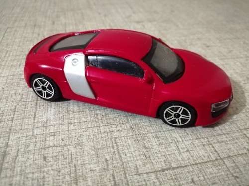 Bburago Audi R8 scale 1/43