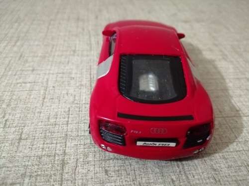 Bburago Audi R8 scale 1/43