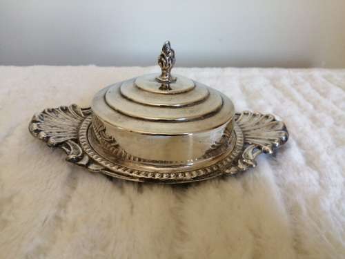 Stunning vintage silverplated butter dish