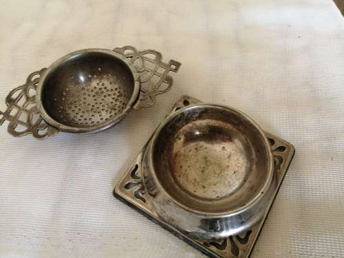 Art Nouveau 2 piece EPNS tea strainer
