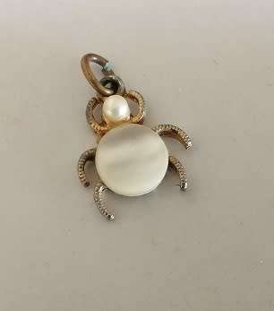 Stunning vintage pendant