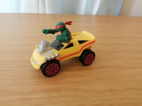 Viacom Playmates Ninja Turtle car
