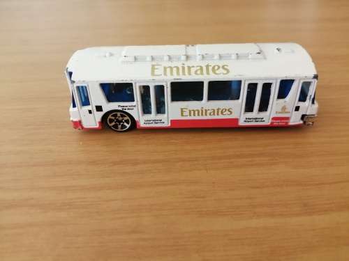 Realtoy Airport shuttle bus