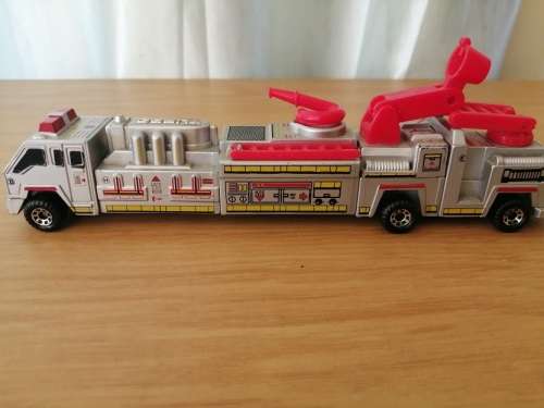 Matchbox connectible fire truck