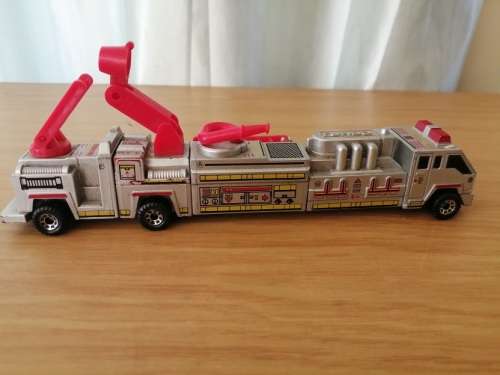 Matchbox connectible fire truck