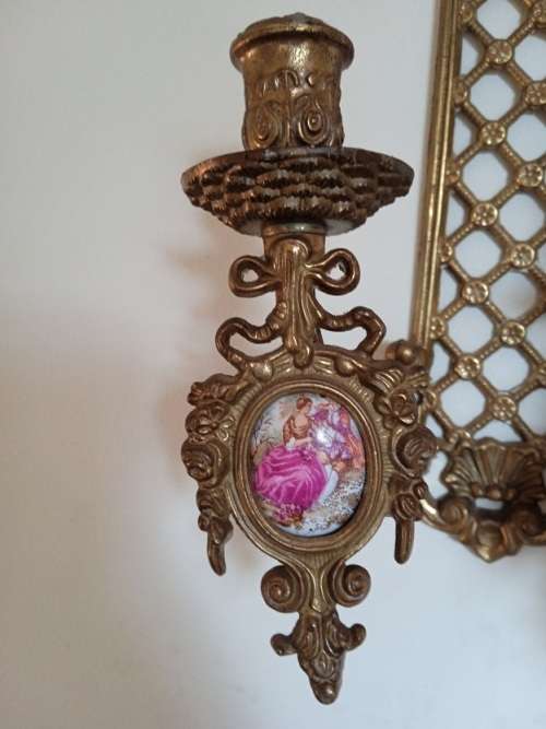Stunning wall sconce, needs minor repair