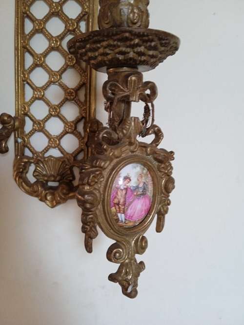 Stunning wall sconce, needs minor repair